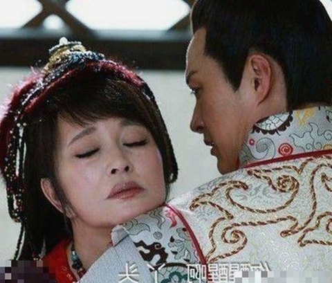 胡歌神秘生活揭秘VS张馨予游戏圈疯狂捞金，娱乐圈风云暗涌🔥