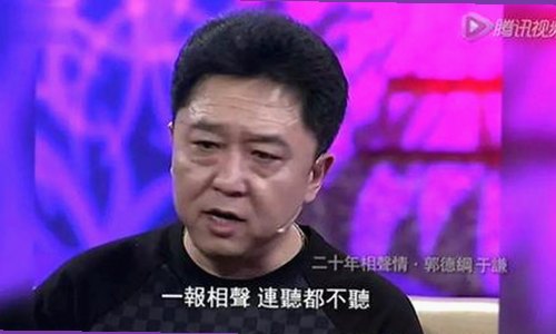 情人节甜蜜瞬间曝光，明星情侣真实互动引发热议