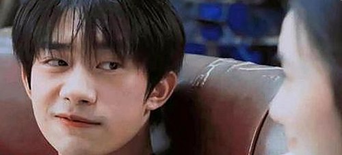 娱乐吃瓜酱宝宝：从网络红人到吃瓜男配的成长轨迹